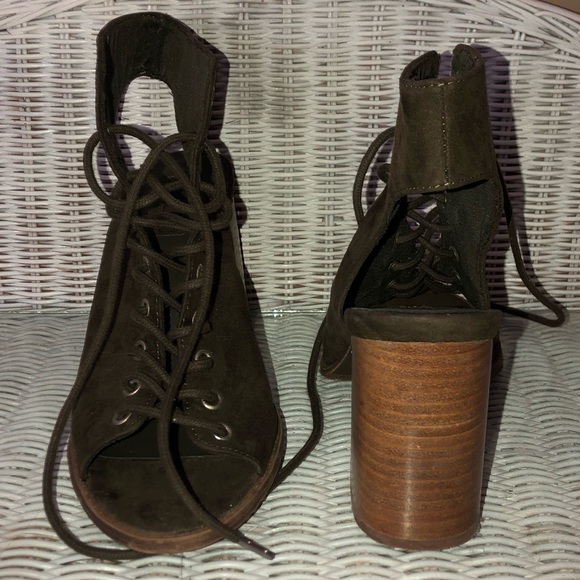 Forever 21 lace up heel with open toe & heel - Picture 3 of 7